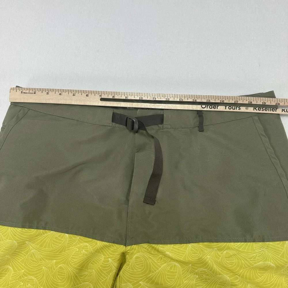 Helly Hansen Board Shorts Mens XL Green Yellow Geometric Surf Swim Trunks UPF 50